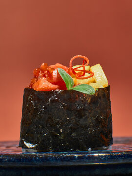 asian cusine food japanese sushi gunkan