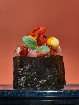 asian cusine food japanese sushi gunkan