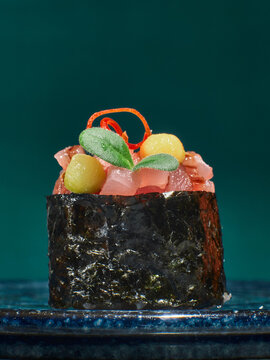 asian cusine food japanese sushi gunkan