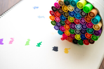 カラフルなペン