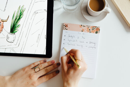 Close Up Worktable - Powered by Adobe