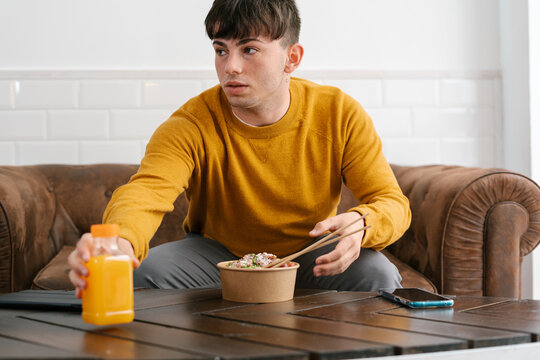 Teenager eating healthy 