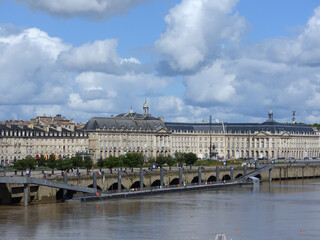 Fototapeta na wymiar quai Bordeaux