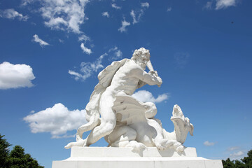 Fototapeta na wymiar Herkules mit dem Drachen
