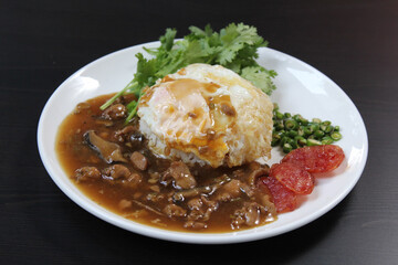 Chicken Rice with Fried Egg Chinese Style