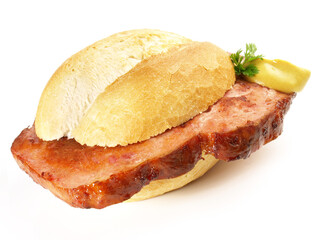 Fleischkäse im Brötchen - Freigestellt