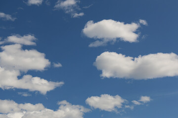 Obraz premium Blue sky and white clouds, blue sky and white clouds background