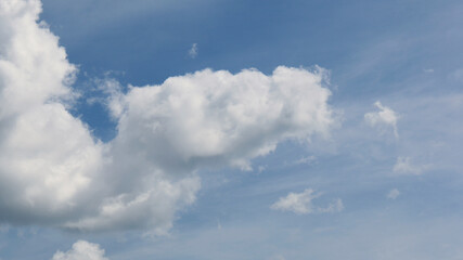 Fototapeta premium Blue sky and white clouds, blue sky and white clouds background