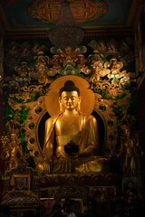 golden buddha statue