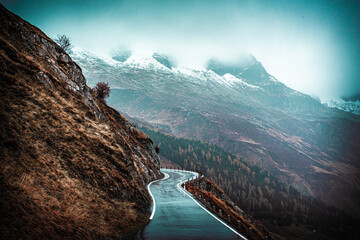 Droga w Alpach
