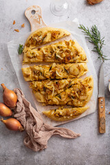 fougasse fait maison oignons et romarin