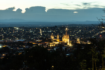 San Miguel de Allende was founded in 1542 in the cool highlands and is a city where Hispanic culture and Mesoamerican culture are in harmony.