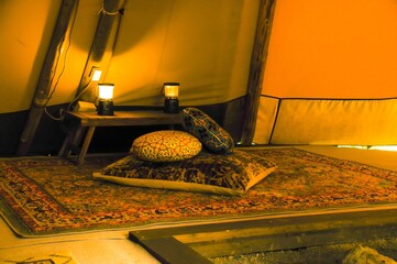 ティピーテントの中 © 琢也 栂