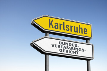 Wegweiser, Karlsruhe, Bundesverfassungsgericht, (Symbolbild)