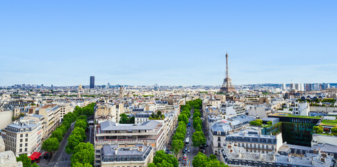 パリ　凱旋門から眺めるエッフェル塔　ワイド