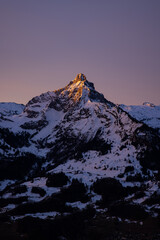 Wundervoller Sonnenaufgang im Kanton Glarus. Toller Ausblick auf den Walensee.