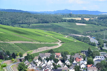 Ahrtal mit Ahrweiler gesehen vom Bunkerberg, eine Woche vor der Flut
