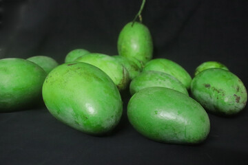 Fresh green and ripe mango fruit