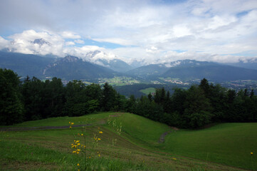 Fototapeta na wymiar Blick vom Obersalzberg auf Untersberg und Watzmann