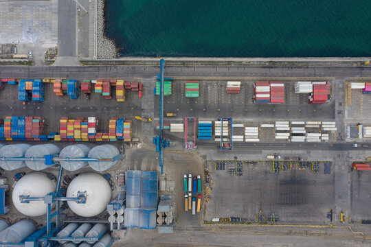 part of the port on top
