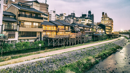 Fototapeta premium Kyoto skyline along the river, Japan