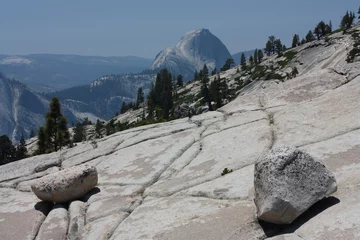 Papier Peint photo autocollant Half Dome  looking out at half dome from olmstead point along the tioga pass road in summer in Yosemite National park, California