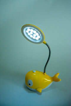 velador pez led