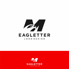 Obraz premium Letter M eagle head logo black vector color and red background art