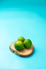 lime on the plate