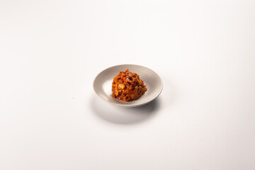 한 끼를 간단하게 해결할 수 있는 밥과 반찬이 들어있는 간편한 도시락