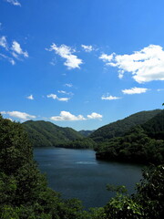 広島県弥栄ダム、ダムと湖の違い。