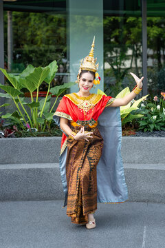 thai dance costumes