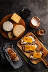 Obraz na płótnie Canvas cheese toast