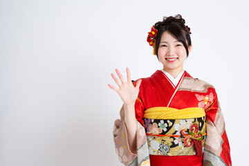 振袖（着物）を着る若い日本人女性モデル