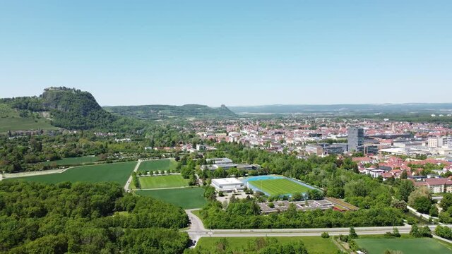 Die Stadt Singen am Hohentwiel von S&uuml;den gesehen - Teil 2 von 5