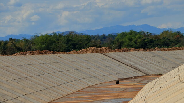 Betonkanal Bilder – Durchsuchen 16,043 Archivfotos, Vektorgrafiken und ...