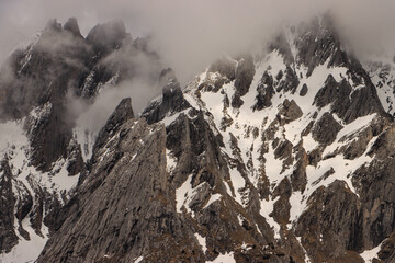Mystische Bergwelt; Verhüllte Engelhörner in den Berner Alpen