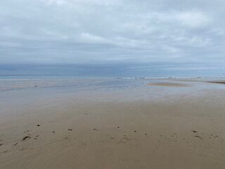 plage d'erquy en bretagne , plage et côte bretonne