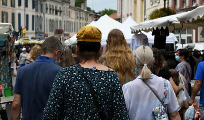 jour de march&eacute; &agrave; Lun&eacute;ville
