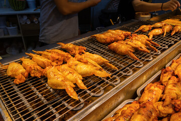 Delicious roast chicken wings bun