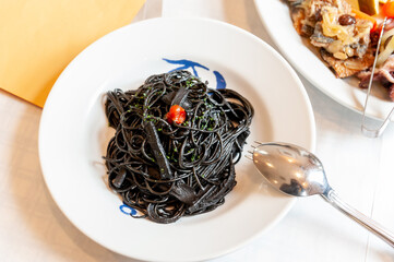 イカ墨（イカスミ）のパスタ　俯瞰