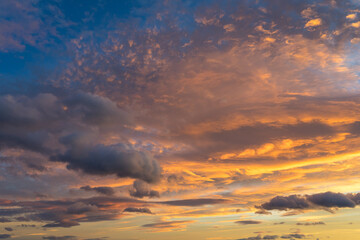Obraz premium colorful abstract cloud background at mediterranean sunset