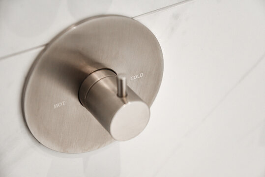Luxury wall mounted shower tap
