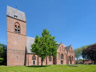 >>>HISTORICAL<<< De uit 1217 daterende kerk van Loppersum , Groningen Province The Netherlands  - obrazy, fototapety, plakaty