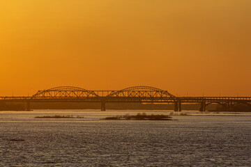 Obraz premium beautiful sunset on the River Volga. Nizhny Novgorod