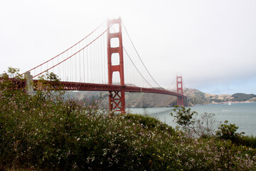 Teilansicht der Golden Gate Bridge in San Francisco. San Francisco, Kalifornien, USA  --  
Partial view of the Golden Gate Bridge in San Francisco. San Francisco, California, USA