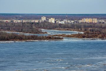 Obraz premium ice floats on the Volga River in spring