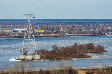 Fototapeta na wymiar ice floats on the Volga River in spring