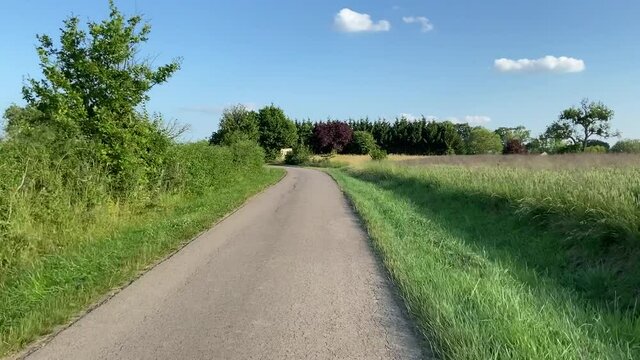 Route de campagne dans la Ni&egrave;vre, Bourgogne