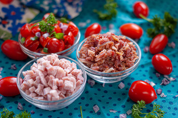 topping bacon ham